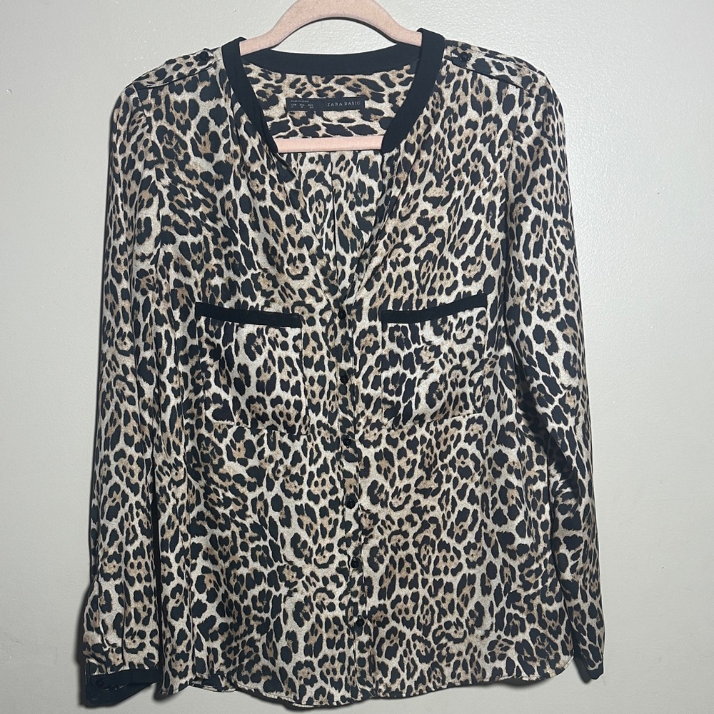 Zara Leopard V Neck Button Down Top | Medium‎